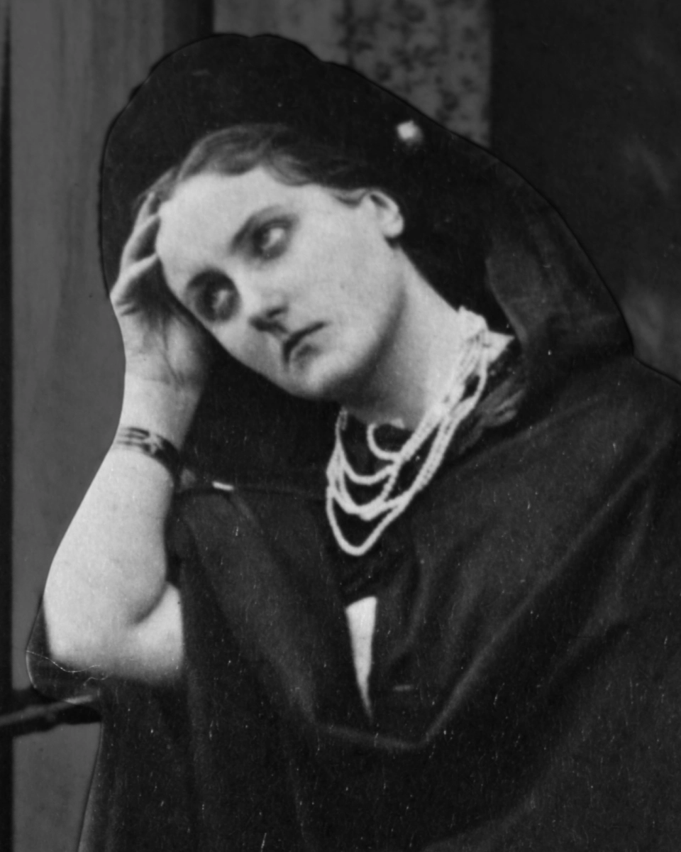 Mnri Contessa Castiglione Exposed Mobile